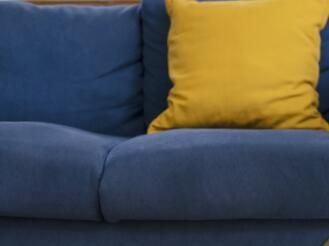 在對(duì)家具進(jìn)行清潔的時(shí)候，要注意什么呢？