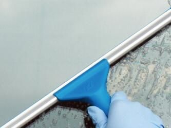 高空進(jìn)行玻璃清潔作業(yè)的時(shí)候，要注意什么呢？